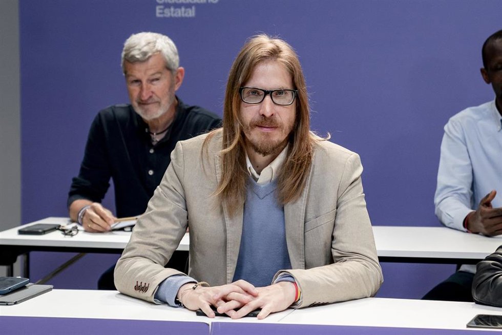 El secretario de Organización y portavoz de Podemos, Pablo Fernández, durante una reunión del Consejo Ciudadano Estatal de Podemos, en la sede de Podemos, el pasado mes.