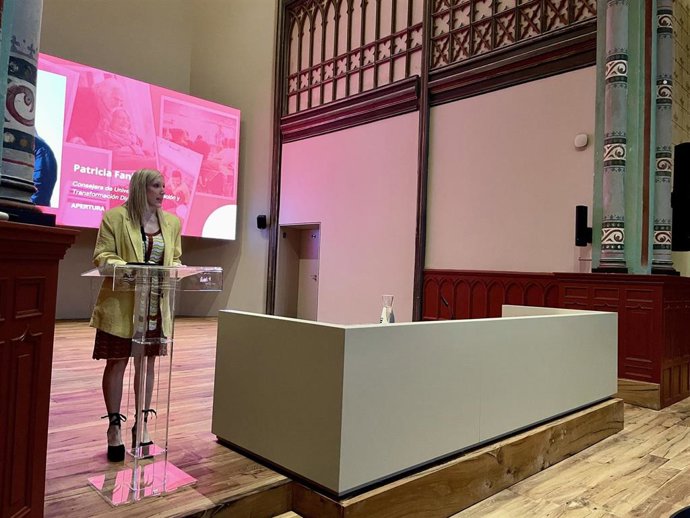 La consejera Fanlo durante su intervención