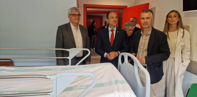 El consejero de Sanidad del Gobierno de Aragón, José Luis Bancalero, en el Hospital de Jaca.