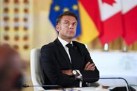 Macron advierte de que los programas políticos de "los dos bloques extremos" representan un "peligro muy grande"