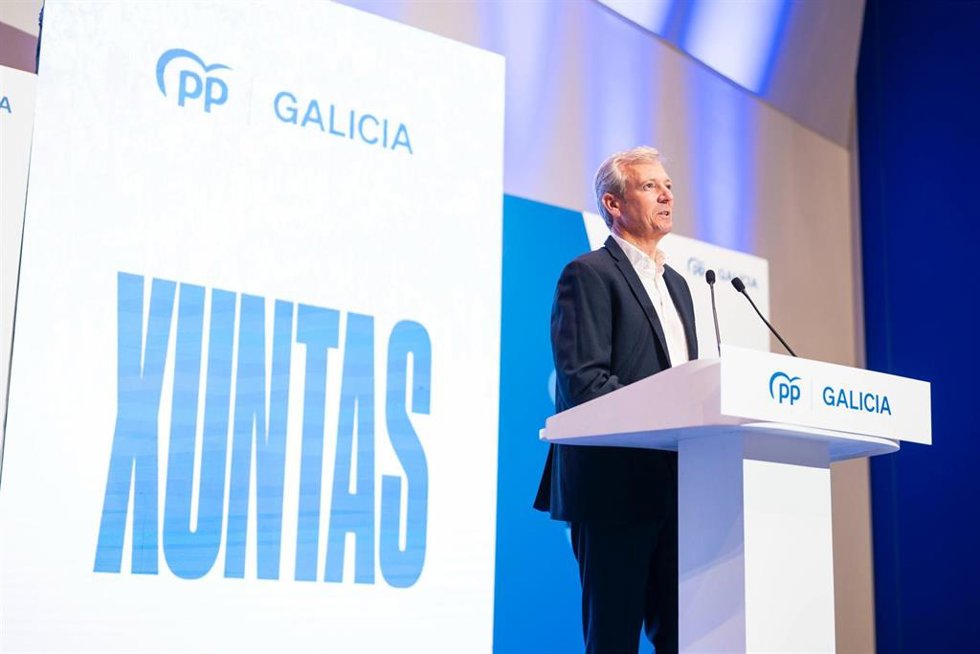 El presidente del PPdeG, Alfonso Rueda, en un acto de los populares gallegos en Santiago de Compostela.