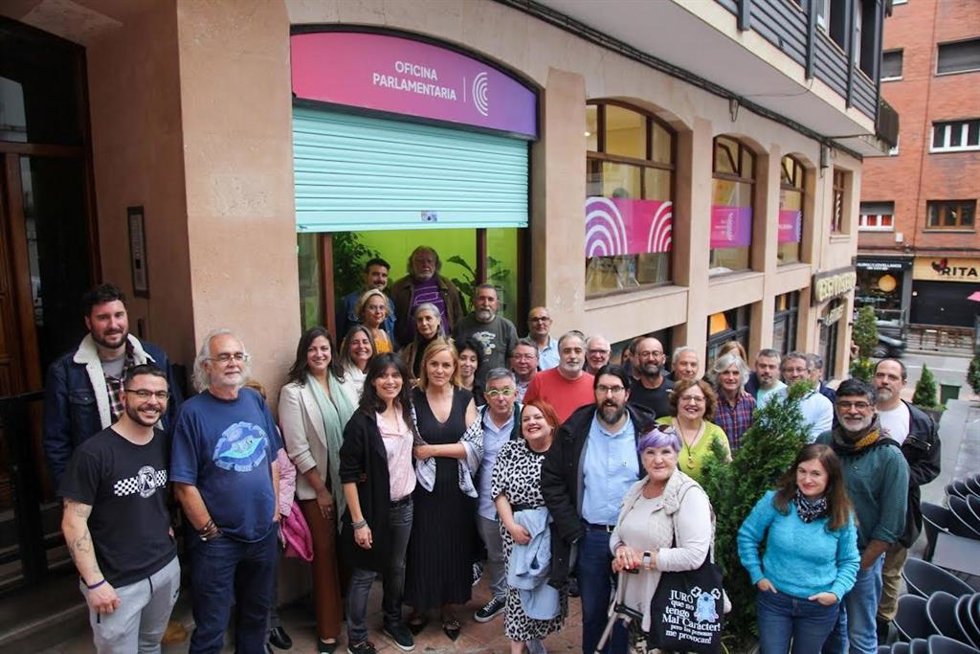 'Oficina Parllamentaria' Inaugurada Por Covadonga Tomé