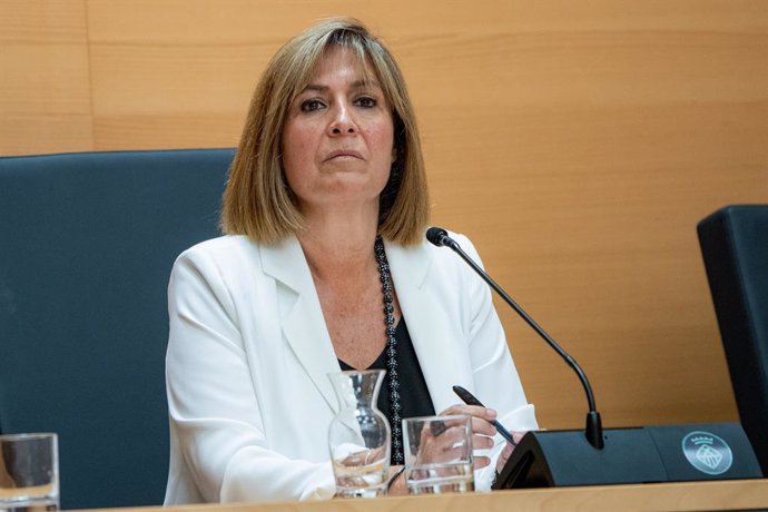 L'exalcaldessa de l'Hospitalet de Llobregat, Núria Marín, durant un ple extraordinari a l'Ajuntament de l'Hospitalet de Llobregat