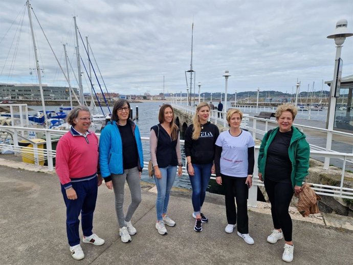 Nieves Roqueñí, segunda por la izquierda