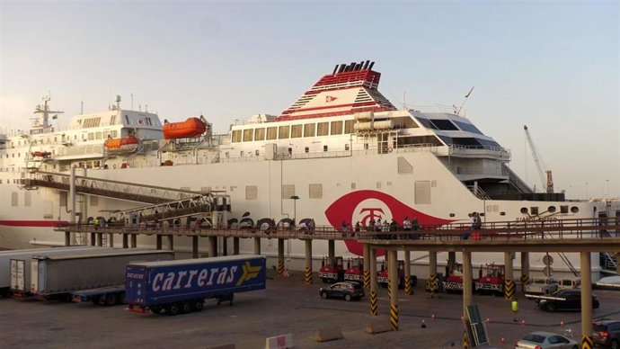 El Puerto de Málaga, este sábado 15 de junio, tercer día de la Operación Paso del Estrecho.