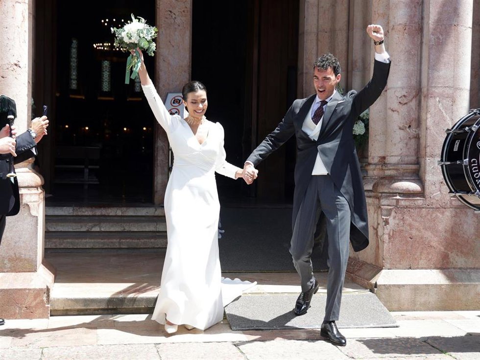 Juancho García  y Cristina Gutiérrez salen del Monasterio de la Abadía de San Pedro de Villanueva tras darse el "si quiero" a 15 de Junio de 2024 en Asturias (España).