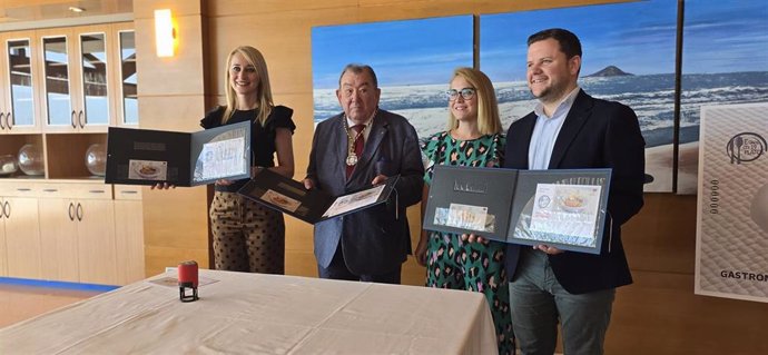 Correos presenta el sello dedicado al caldero del Mar Menor