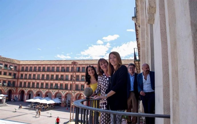La teniente de alcalde delegada de Juventud del Ayuntamiento ha sido elegida por unanimidad la nueva presidenta de la red.