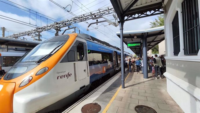 La Diputació de Barcelona y Renfe llevan "El tren dels exploradors" al Baix Llobregat