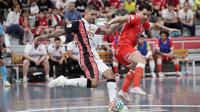 Jimbee Cartagena Costa Cálida gana a domicilio a ElPozo Murcia Costa Cálida (1-2) y se adelanta en la final