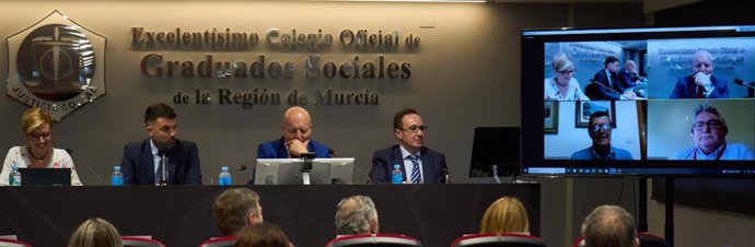 El magistrado, Emilio Calatayud, en las jornadas