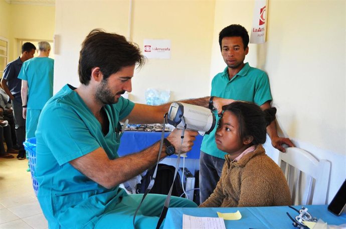 Archivo - Una de las consultas realizadas en Madagascar, en una imagen de archivo.