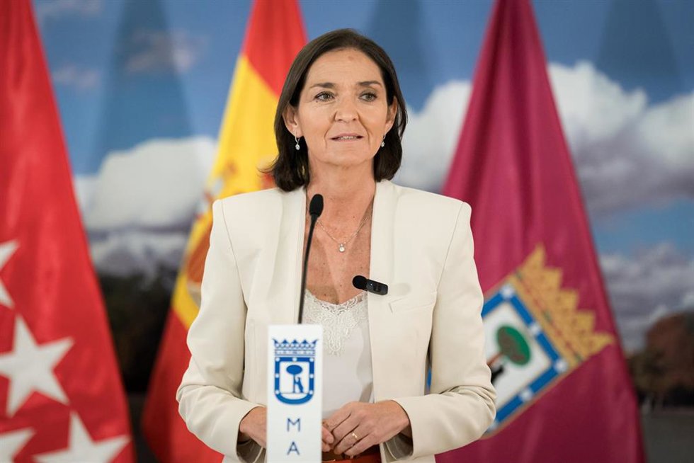 La portavoz del PSOE en el Ayuntamiento de Madrid, Reyes Maroto, ofrece una rueda de prensa durante un pleno del Ayuntamiento de Madrid, en el Palacio de Cibeles