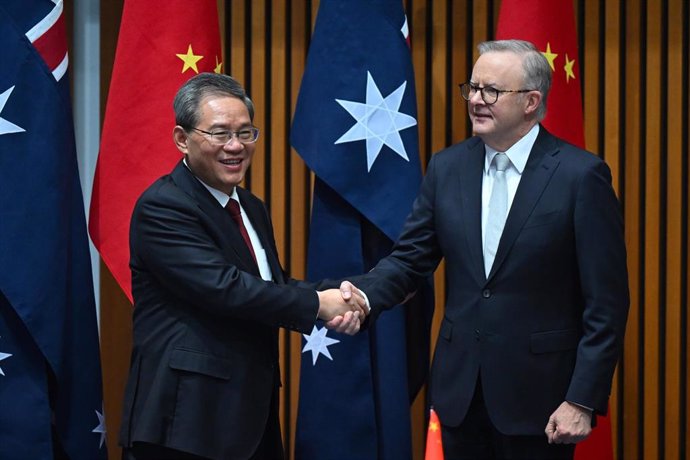 El primer ministro de China, Li Qiang, y su homólogo australiano, Anthony Albanese