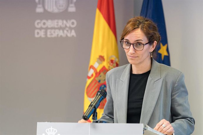 La ministra de Sanidad, Mónica García, ofrece una rueda de prensa tras el pleno del Consejo Interterritorial del Sistema Nacional de Salud (CISNS), en la sede del Ministerio, a 14 de junio de 2024, en Madrid (España). 