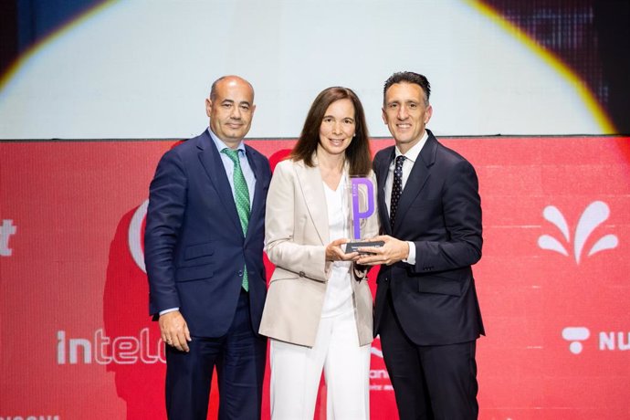 Teleperformance reconocida con el Platinum Customer Experience Award a la Mejor Experiencia de Cliente en Banca