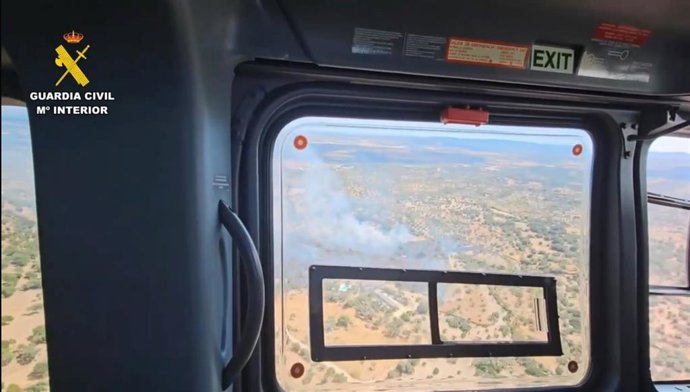 La Guardia Civil refuerza la vigilancia aérea para la prevención de incendios forestales en Cáceres