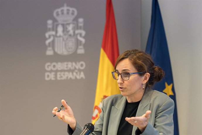 La ministra de Sanidad, Mónica García, ofrece una rueda de prensa tras el pleno del Consejo Interterritorial del Sistema Nacional de Salud (CISNS), en la sede del Ministerio, a 14 de junio de 2024, en Madrid (España).