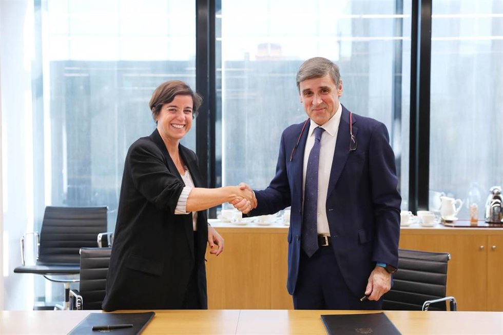 Firma del convenio entre Segittur y el Icex.