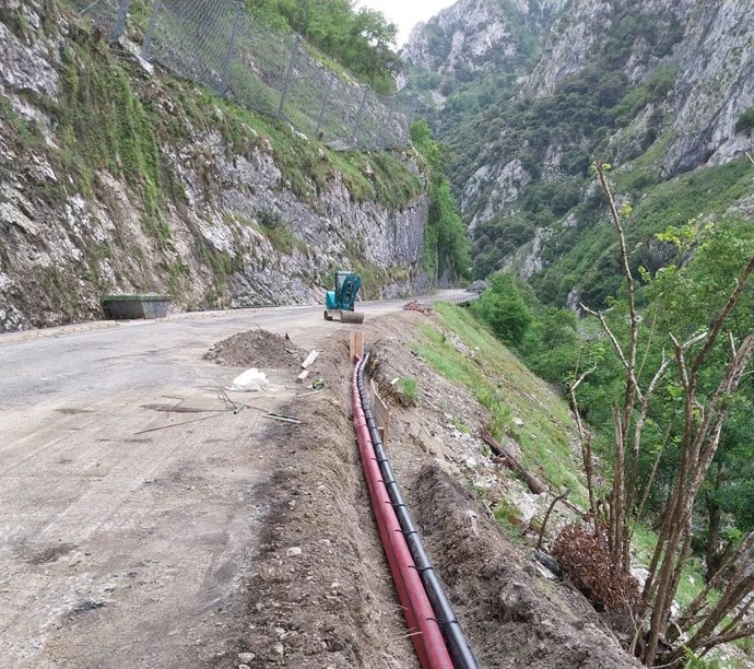 El Principado concluye las actuaciones en la ladera de la AS114, en Peñamellera Alta, y abrirá al tráfico un carril la próxima semana.