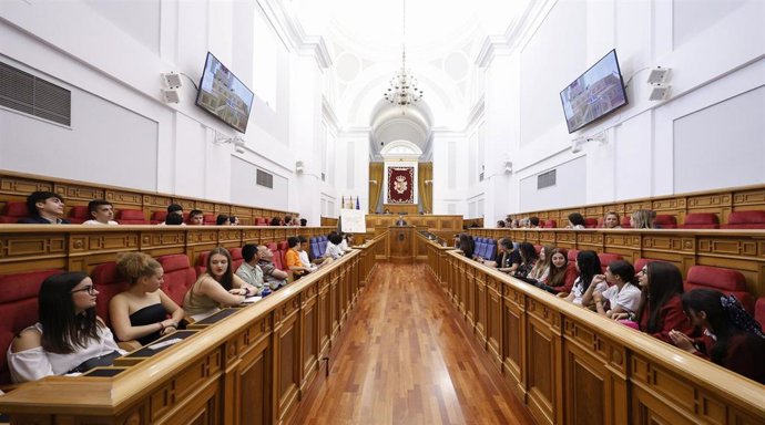 Final de la Liga de Debate de Guadalajara disputada en la sede de las Cortes de C-LM.