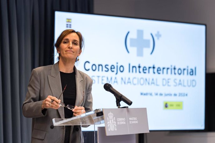 La ministra de Sanidad, Mónica García, ofrece una rueda de prensa tras el pleno del Consejo Interterritorial del Sistema Nacional de Salud (CISNS),