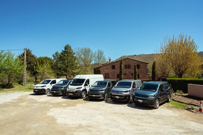 Archivo - Fiat Professional renueva su gama de vehículos comerciales con versiones eléctricas desde 19.210 euros.