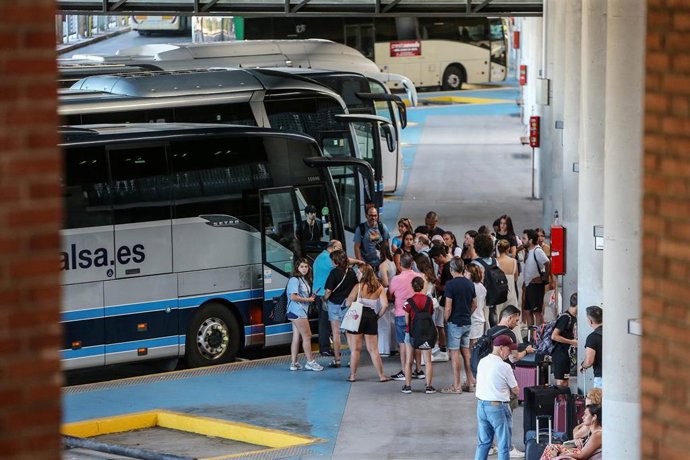 Archivo - Estación de autobuses de la red de transporte público de Andalucía.