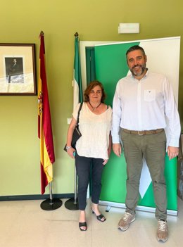 La nueva directora del Archivo Histórico Provincial, Sonia Bordes, y el delegado territorial de la Consejería de Turismo, Cultura y Deporte en Almería, Juan José Alonso.