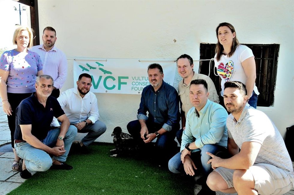 Acto de sensibilización en Dílar (Granada) sobre la reintroducción del quebrantahuesos.