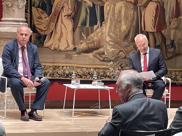 El juez de la Audiencia Nacional Manuel García-Castellón ha ofrecido una conferencia en Ibercaja Patio de la Infanta.