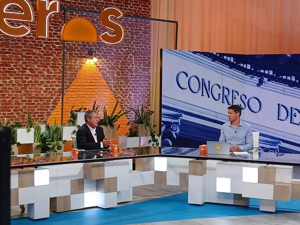El secretario general del PSOE-A, Juan Espadas, en una tertulia del programa 'Mañaneros' de La 1 de TVE.