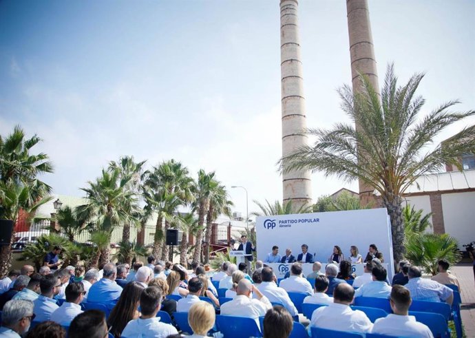 Junta directiva provincial del PP en Adra (Almería).