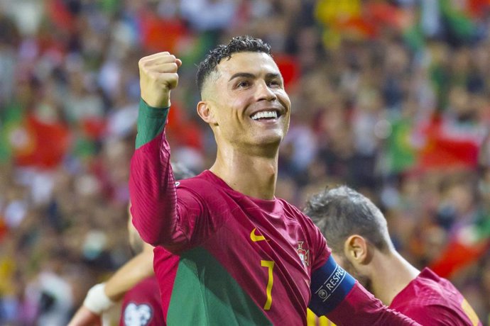 Archivo - Cristiano Ronaldo celebra un gol con la selección de Portugal.