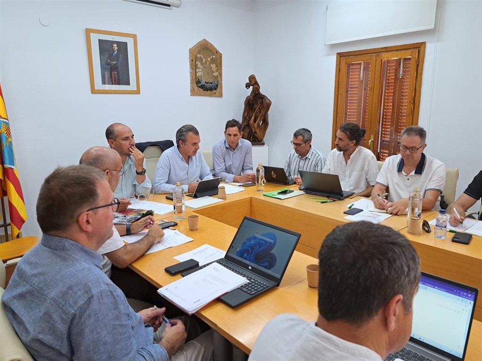 Mesa Técnica de Insularidad celebrada en Formentera con el conseller de Educación, Antoni Vera.