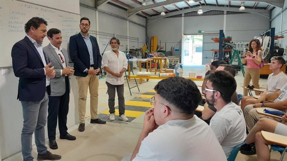 Daniel Sánchez y Javier Ros en los talleres de Empleo en Algeciras.