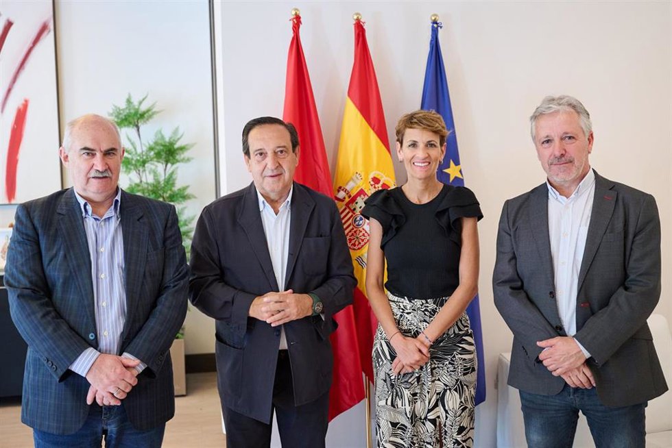 El consejero de Desarrollo Rural y Medio Ambiente, José Mari Aierdi; el presidente de ASAJA, Pedro Barato; la presidenta de Navarra, María Chivite; y el presidente de UAGN, Félix Bariain