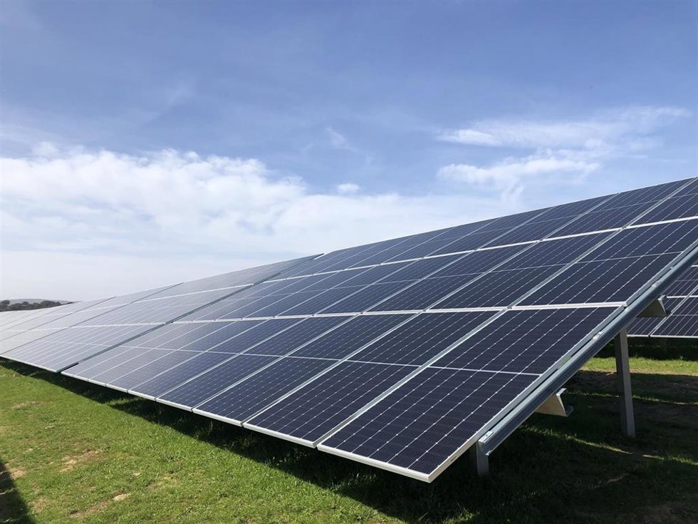 Archivo - Placas solares