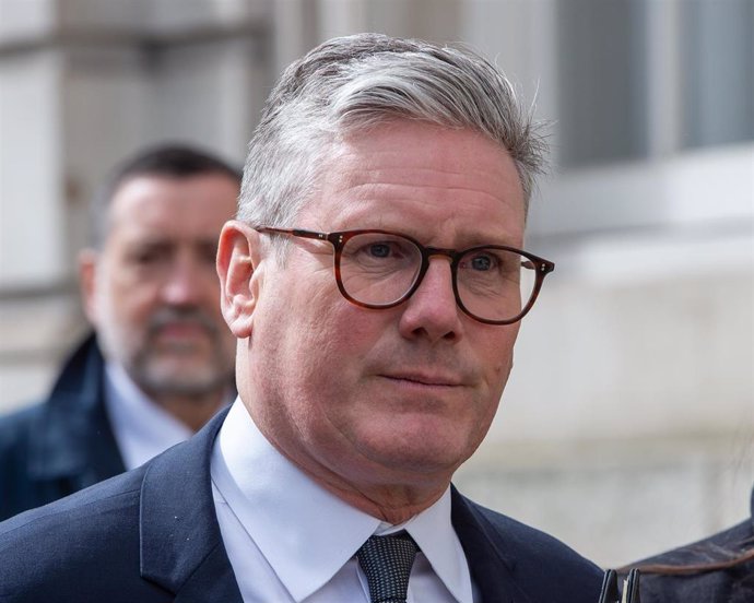 Archivo - April 15, 2024, London, England, United Kingdom: Leader of the Labour Party Sir KEIR STARMER arrives at the Cabinet Office.