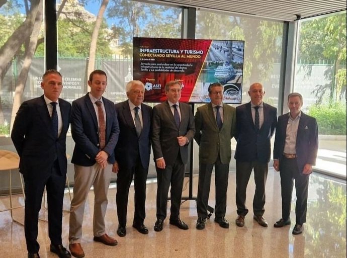 Participantes en la nueva edición del foro ASET, en el restaurante El 29.