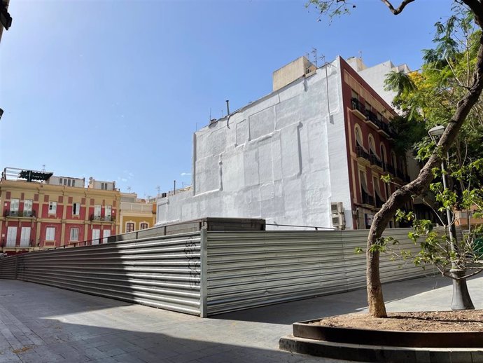 Parcela de la antigua sede de Correos en Almería.