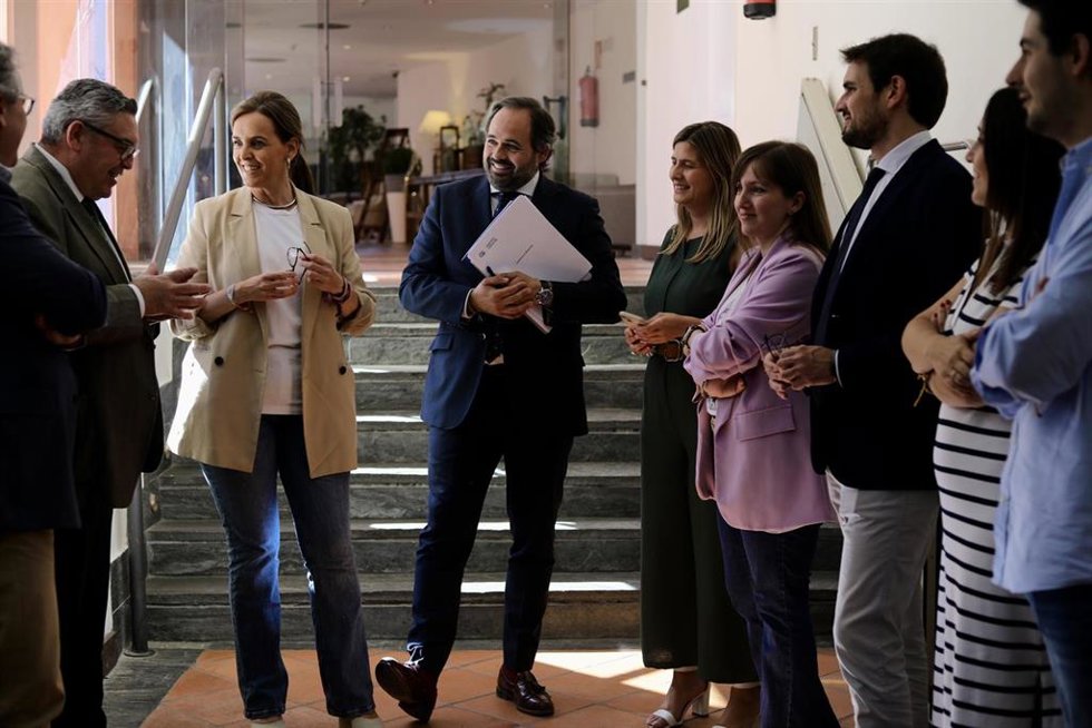 El presidente del Partido Popular de Castilla-La Mancha, Paco Núñez, y la vicesecretaria de Organización Territorial del PP, Carmen Fúnez