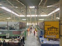 Los comerciantes de El Fontán dicen "no" al plan municipal para la rehabilitación del Mercado