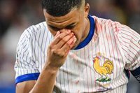 Mbappé sufre una fractura nasal y no será operado "de forma inmediata"