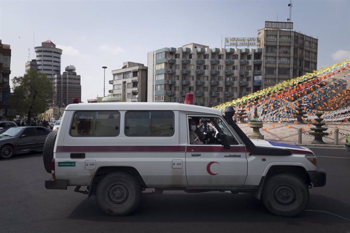 Archivo - Una ambulancia en la capital de Irán, Teherán (archivo)