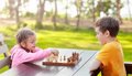 Juegos y actividades para potenciar el desarrollo cognitivo de nuestros hijos este verano