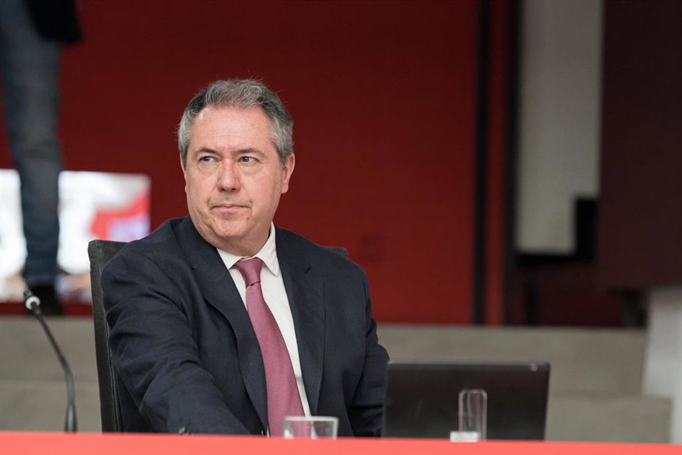 Archivo - El secretario general del PSOE de Andalucía, Juan Espadas, durante la Ejecutiva Federal del partido, en la sede del PSOE, a 13 de mayo de 2024, en Madrid (España).  El PSC obtuvo una victoria con 42 escaños, nueve más que en las últimas elecci