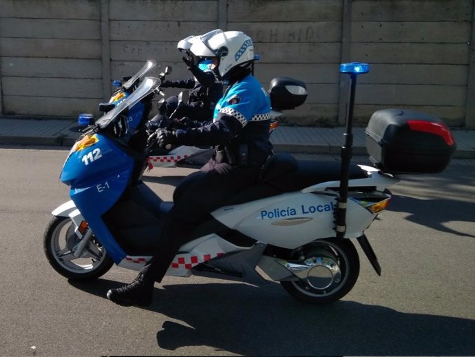 Dos agentes de la Policía Local de Palencia.