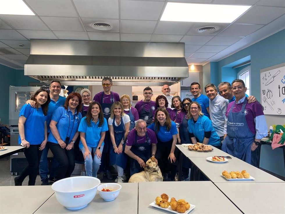 Un total de 90 personas participan como voluntarios en el Mes Social de CaixaBank en La Rioja