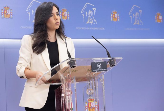 La portavoz de VOX en el Congreso, Pepa Millán, durante una rueda de prensa anterior a la Junta de Portavoces, en el Congreso de los Diputados, a 11 de junio de 2024, en Madrid (España).